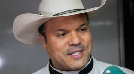 ABERTURA DA FESTA DA PADROEIRA TERÁ APRESENTAÇÃO DO PADRE ALESSANDRO CAMPOS